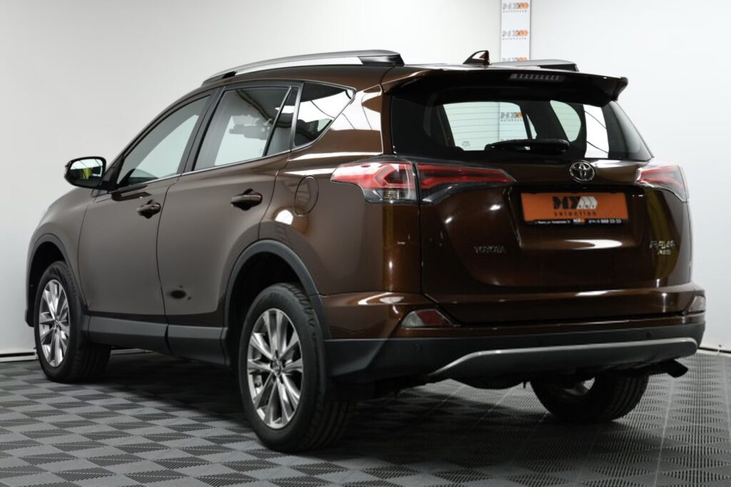 Toyota RAV4 IV (XA40) · Рестайлинг