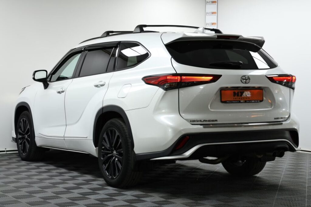 Toyota Highlander IV (XU70)
