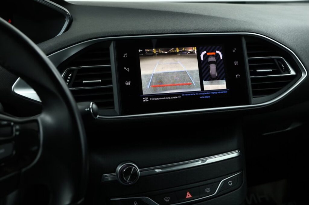 Peugeot 308 T9 · Рестайлинг