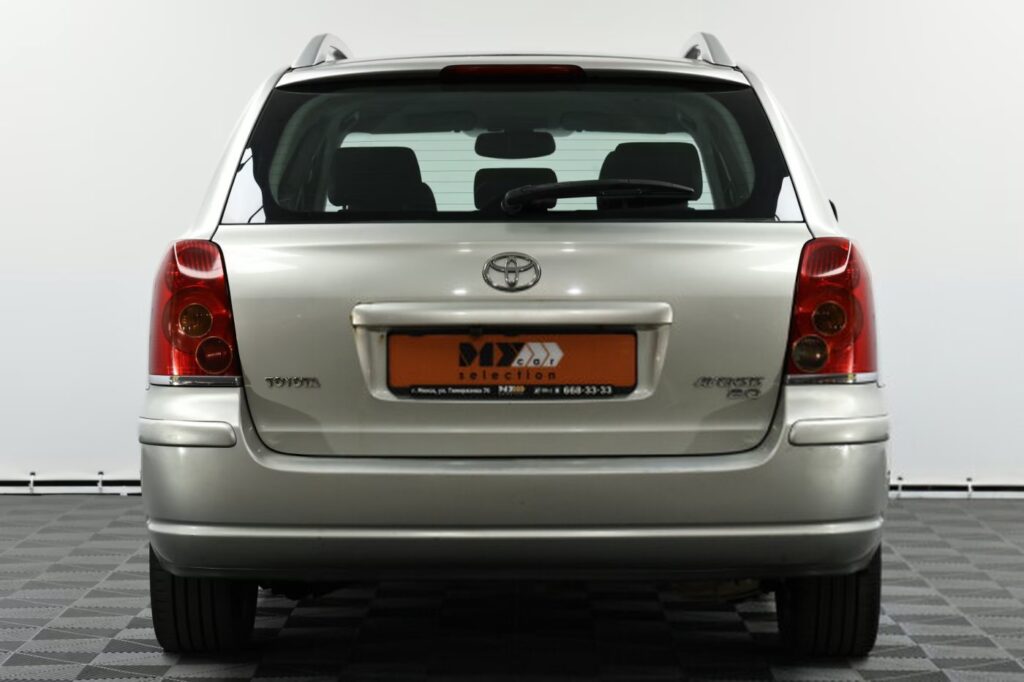 Toyota Avensis II (T250)