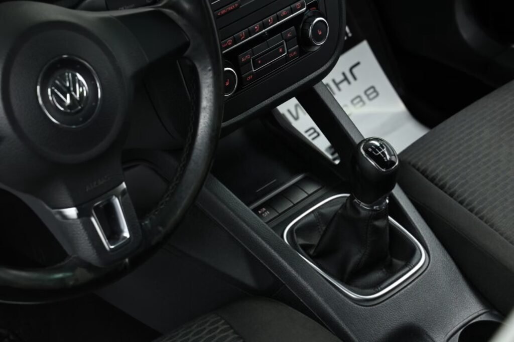 Volkswagen Jetta V