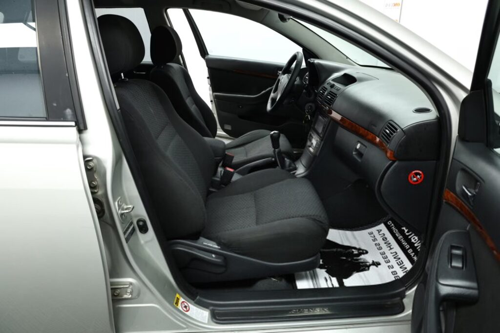 Toyota Avensis II (T250)