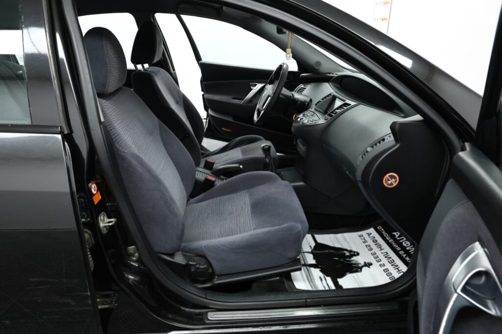 Nissan Primera P12