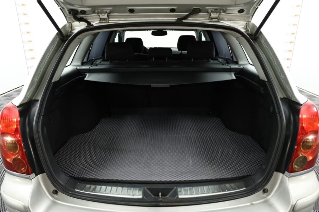 Toyota Avensis II (T250)