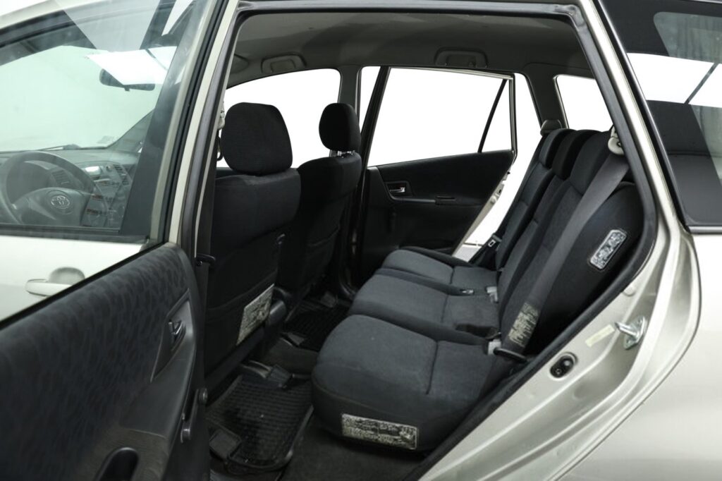 Toyota Corolla Verso I (E120)