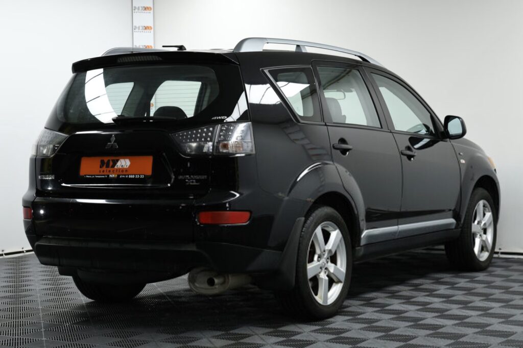 Mitsubishi Outlander XL