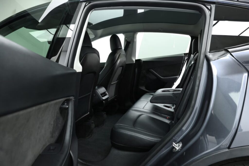 Tesla Model Y I