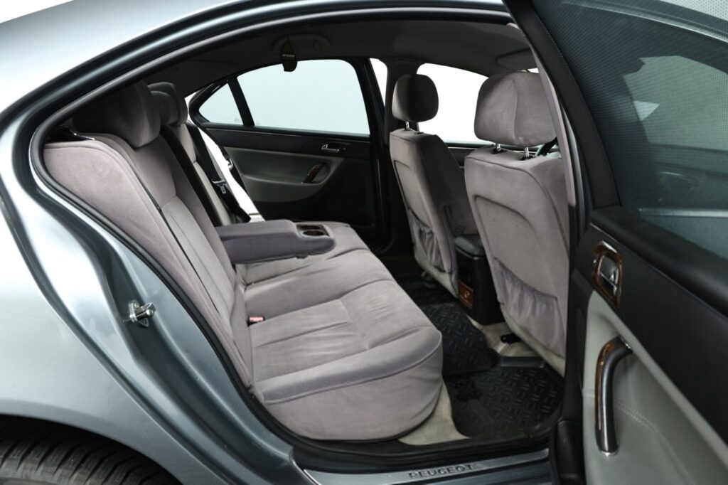 Peugeot 607 I
