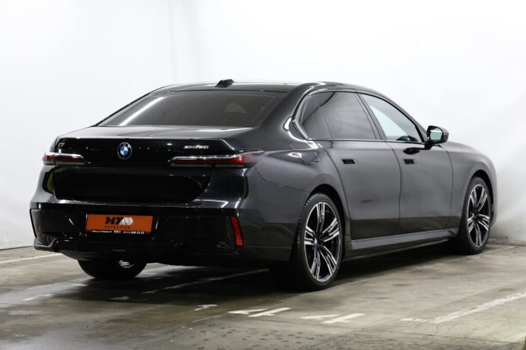 BMW i7 G70