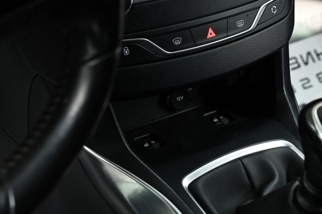 Peugeot 308 T9 · Рестайлинг