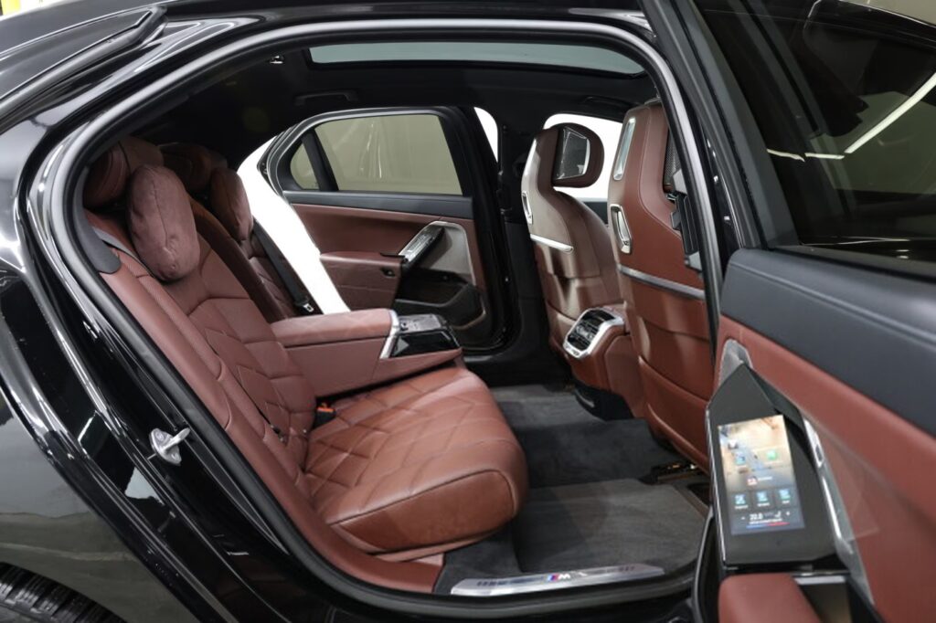 BMW i7 G70