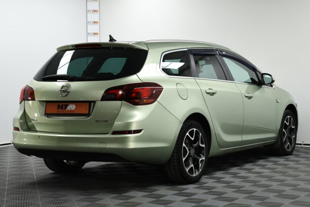 Opel Astra J