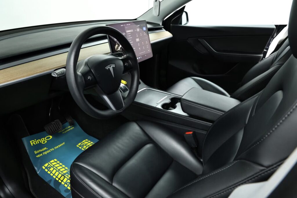 Tesla Model Y I
