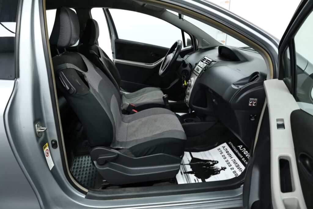 Toyota Yaris II (XP9)