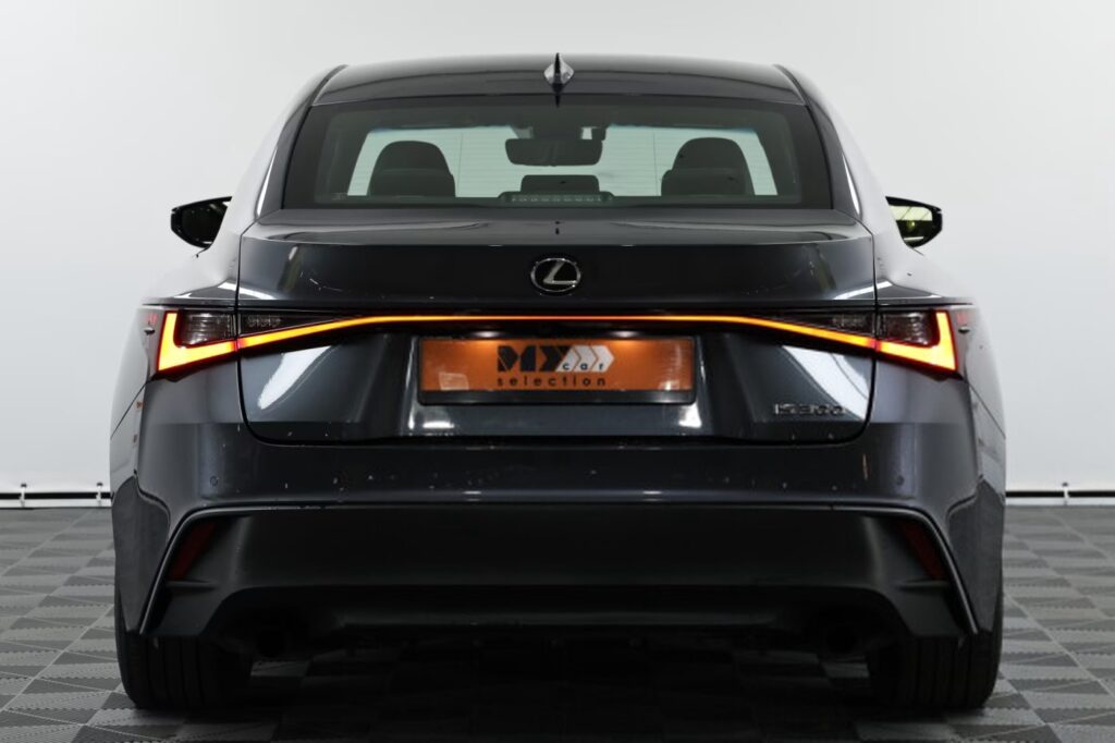 Lexus IS IV
