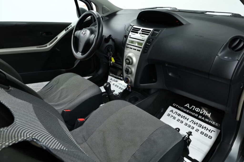 Toyota Yaris II (XP9)