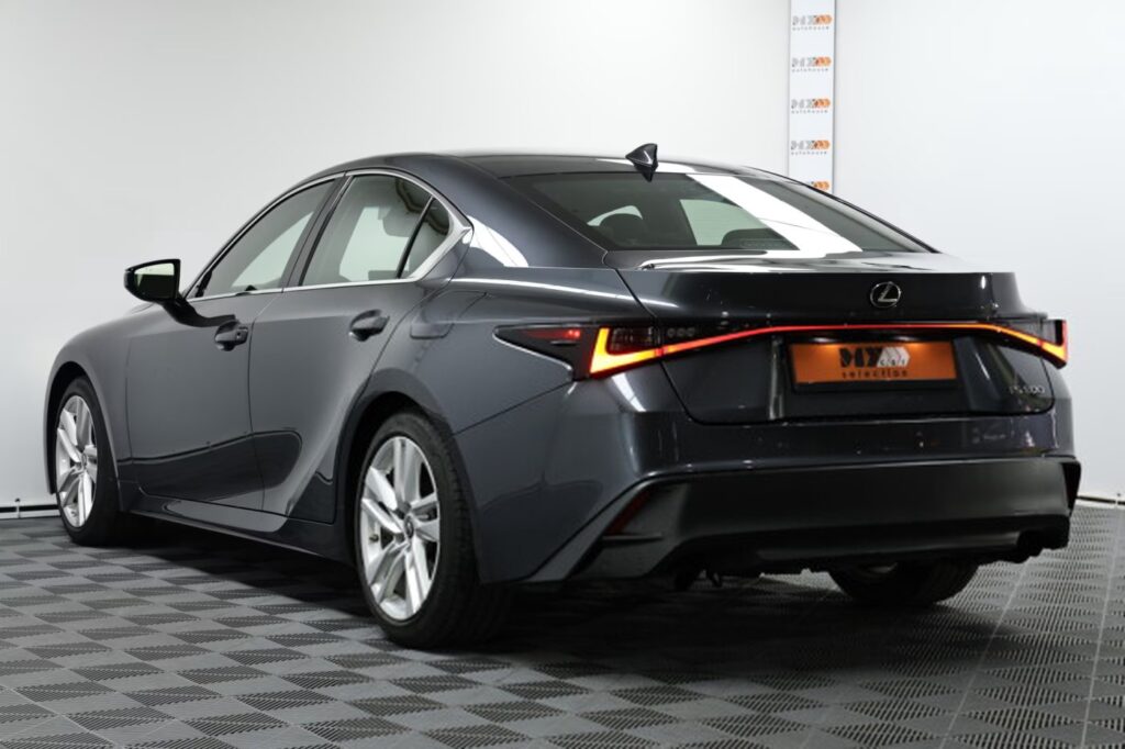 Lexus IS IV