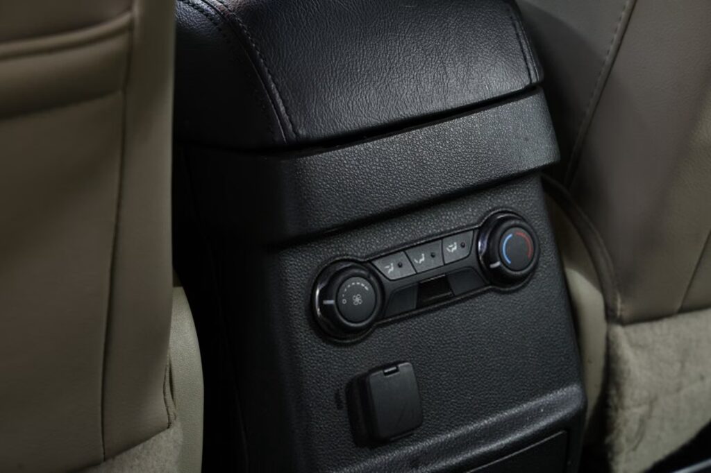 Ford Explorer V