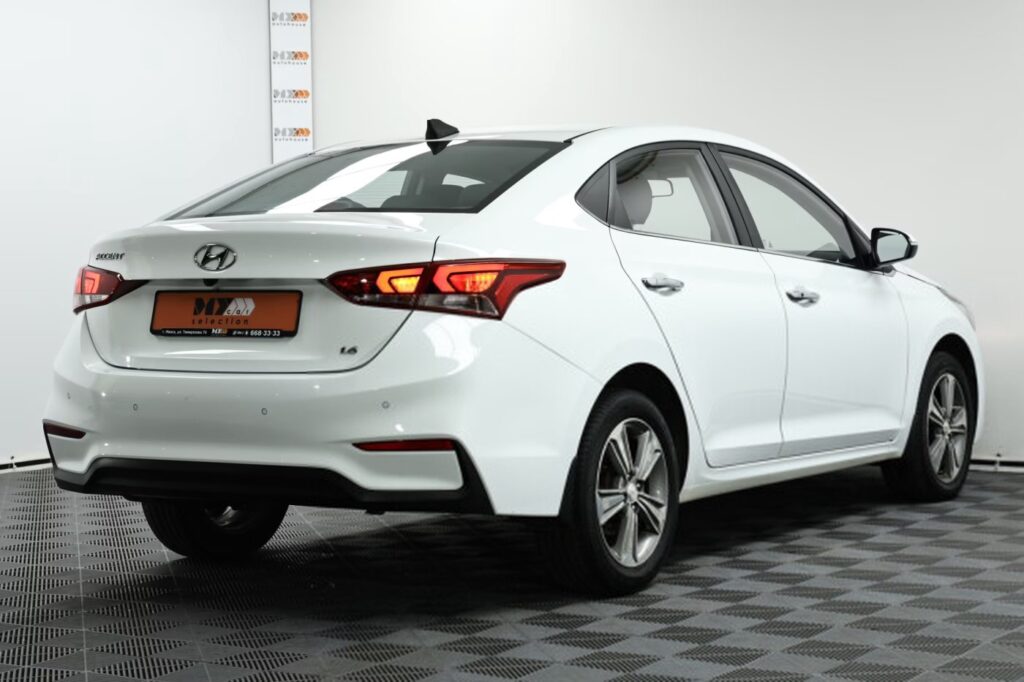 Hyundai Accent V