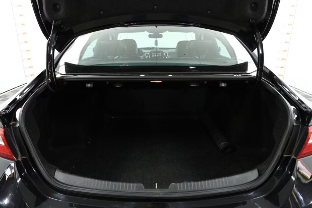 Chevrolet Malibu IX