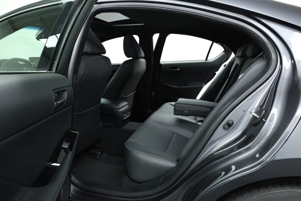 Lexus IS IV