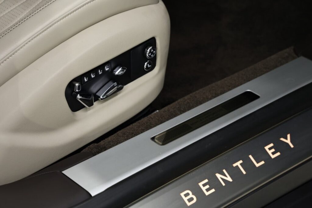 Bentley flying spur II