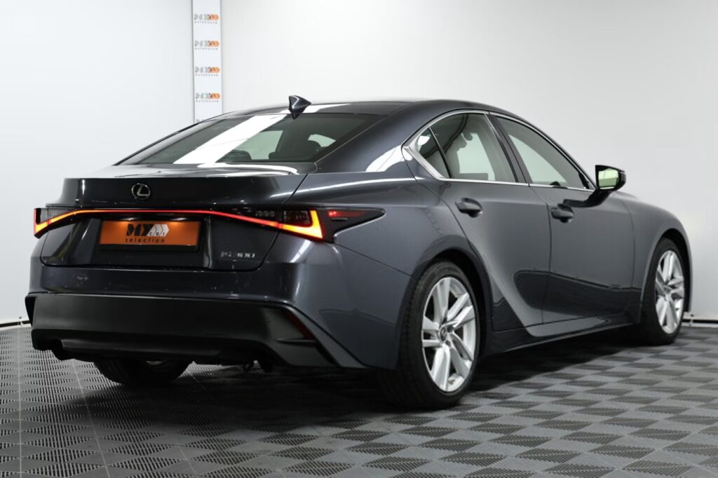 Lexus IS IV