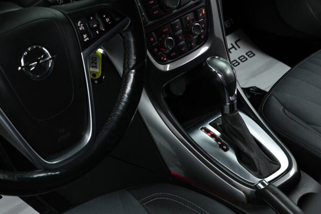 Opel Astra J · Рестайлинг