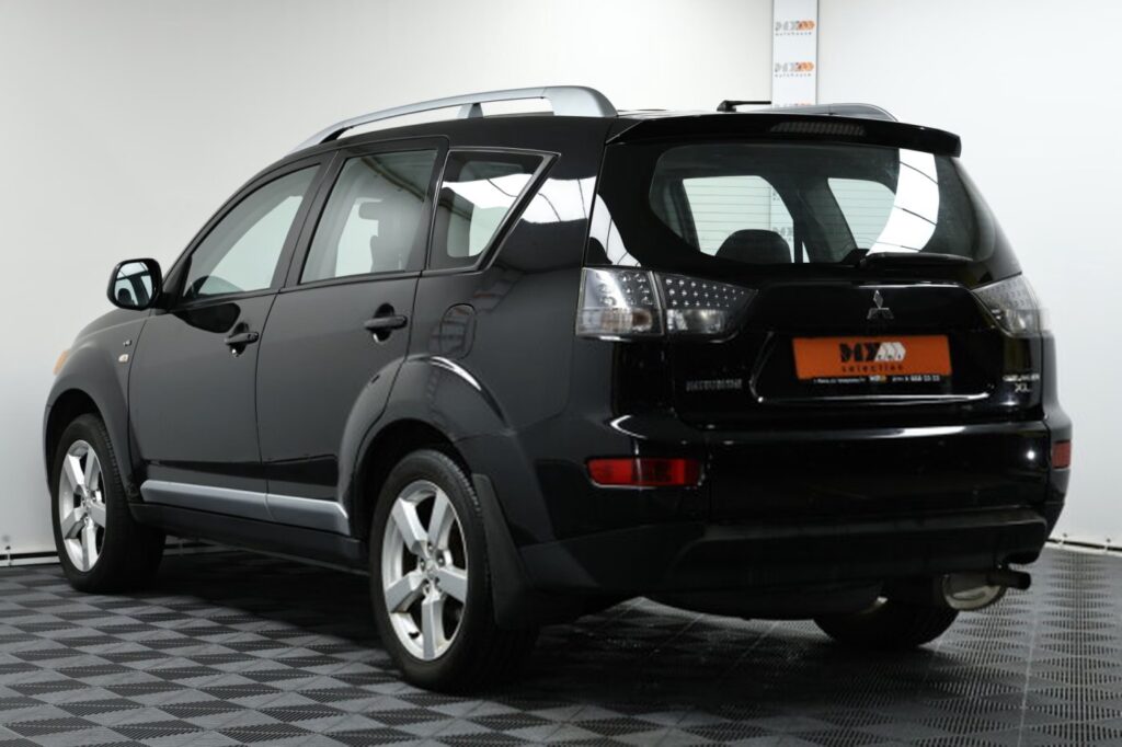 Mitsubishi Outlander XL
