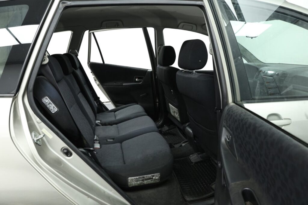 Toyota Corolla Verso I (E120)