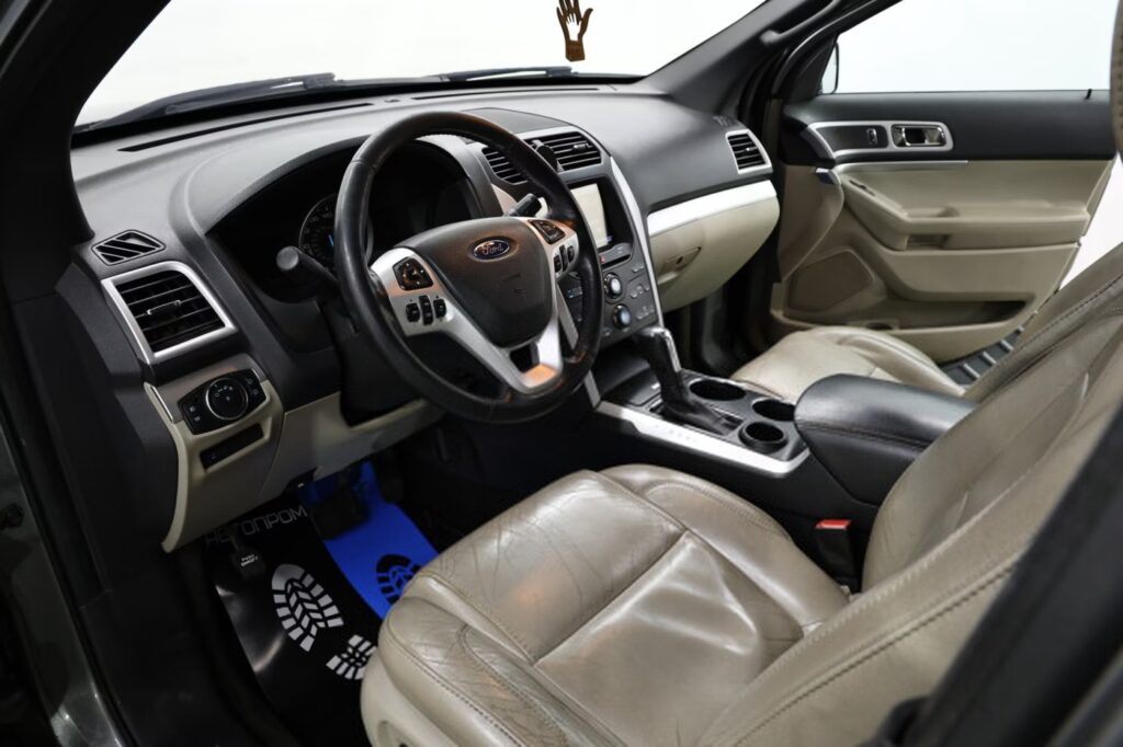 Ford Explorer V