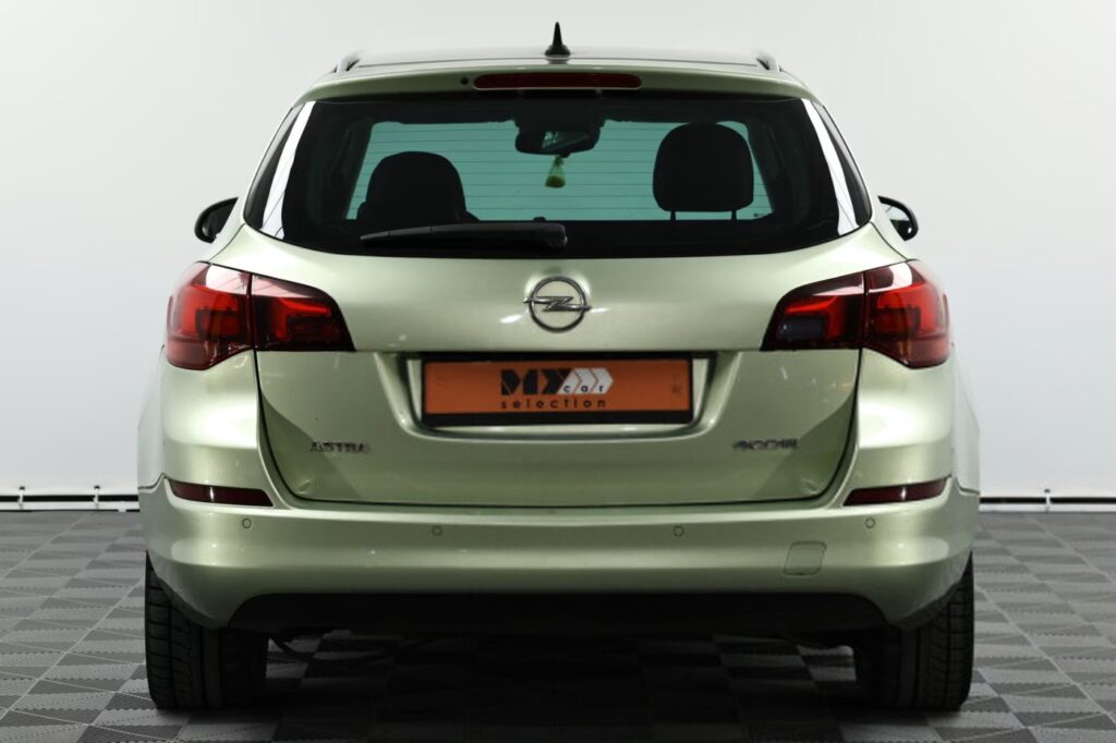 Opel Astra J