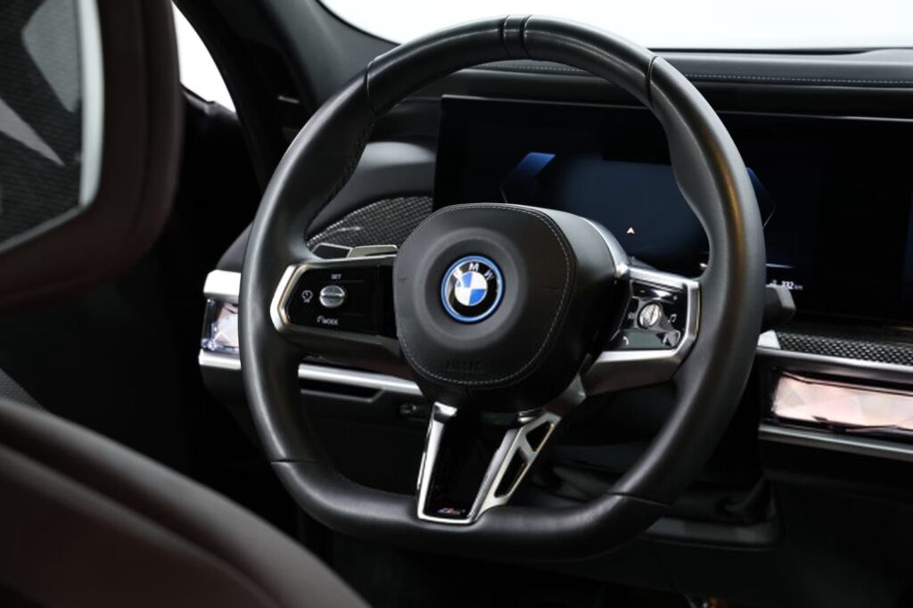 BMW i7 G70