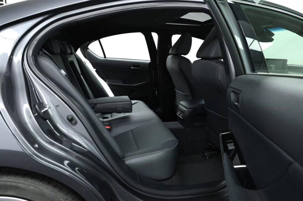 Lexus IS IV