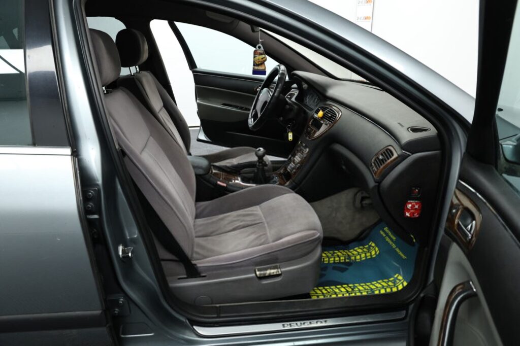 Peugeot 607 I
