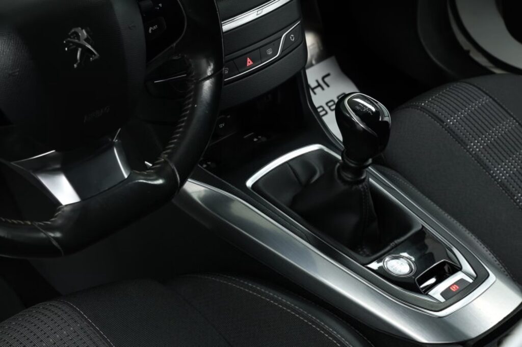 Peugeot 308 T9 · Рестайлинг