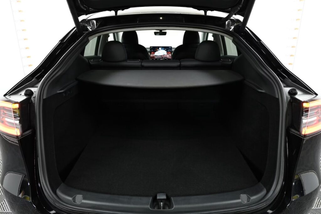 Tesla Model Y I