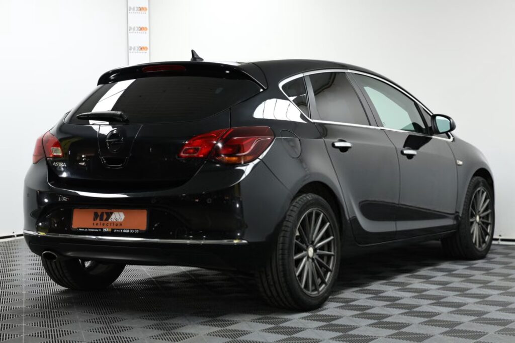 Opel Astra J · Рестайлинг