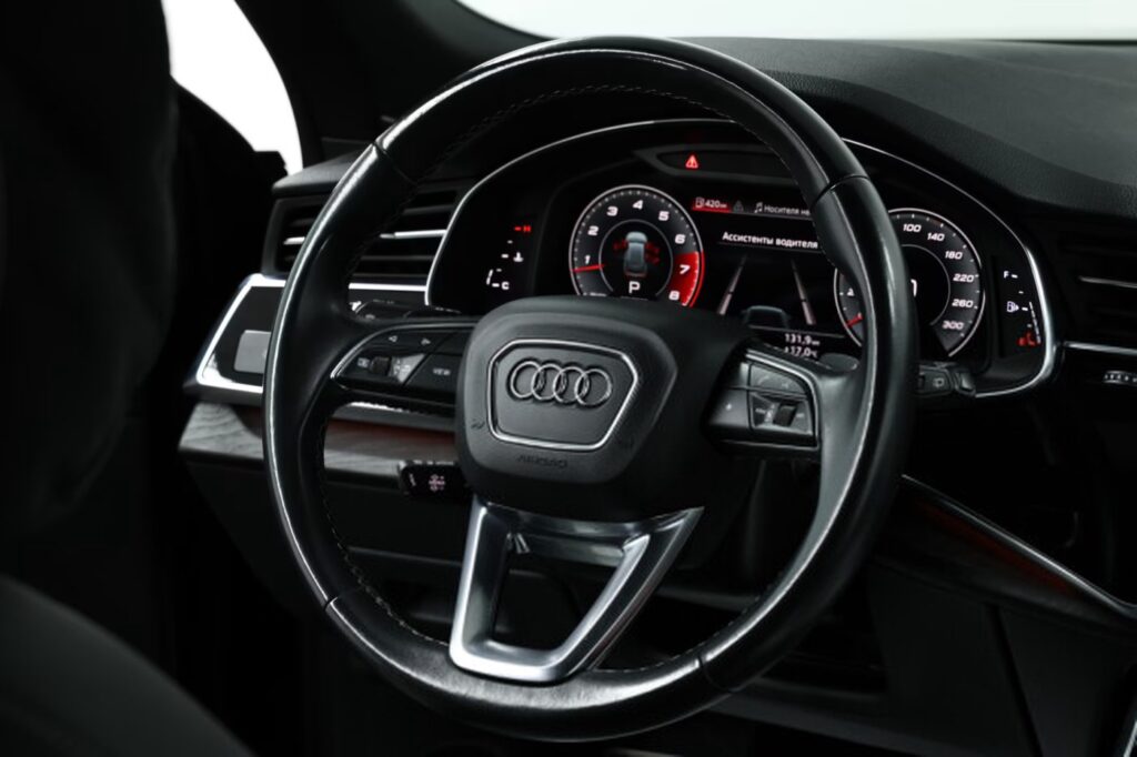Audi Q8 I