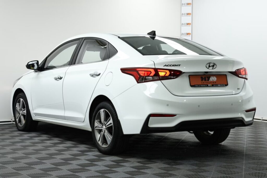 Hyundai Accent V